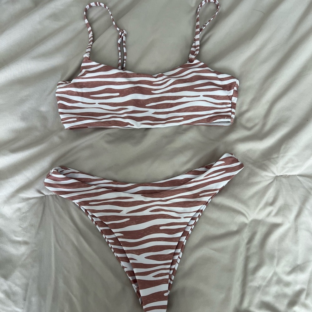 SHEIN Zebra Stripe High Cut Bikini